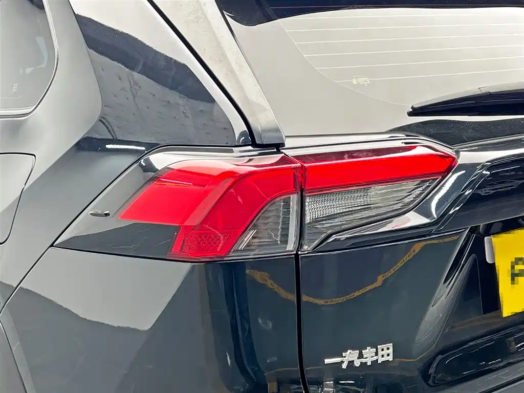 Toyota RAV4 2020 2.0L CVT FWD Urban Edition