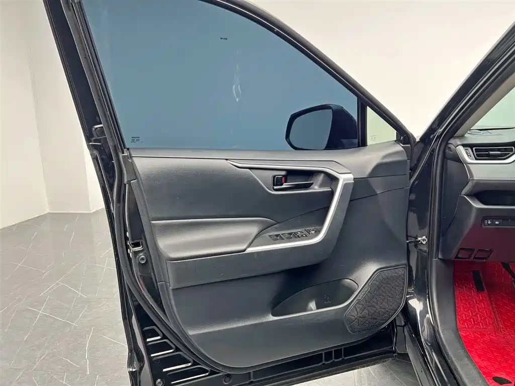 Toyota RAV4 2020 2.0L CVT FWD Urban Edition