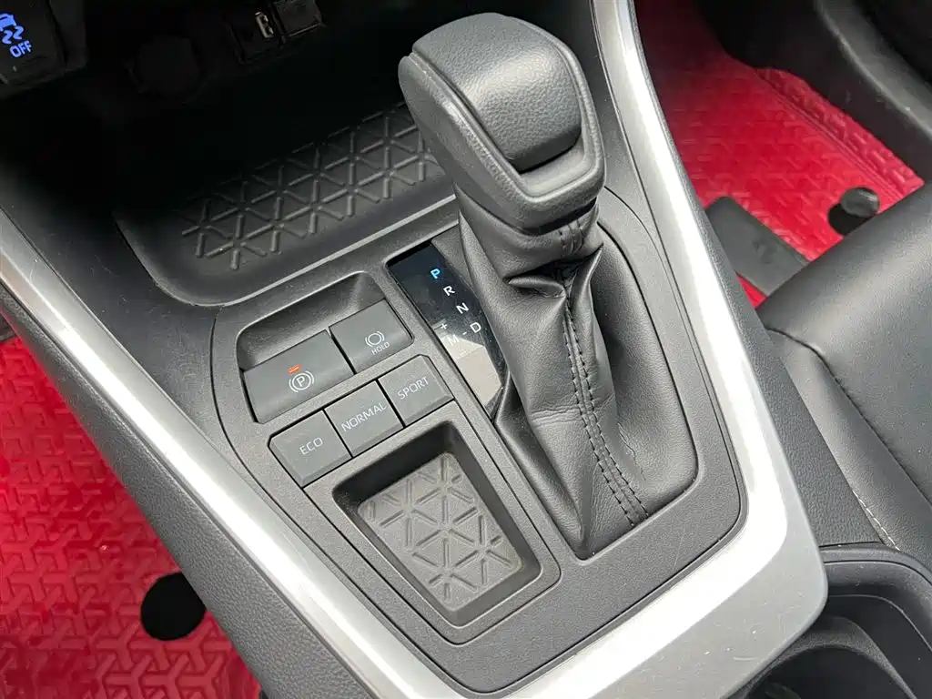 Toyota RAV4 2020 2.0L CVT FWD Urban Edition