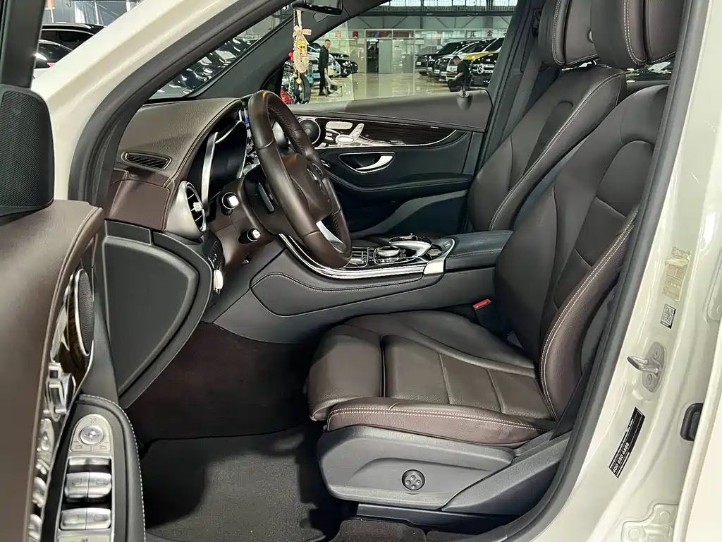 Mercedes-Benz GLC 260 4MATIC Luxury Edition 2017