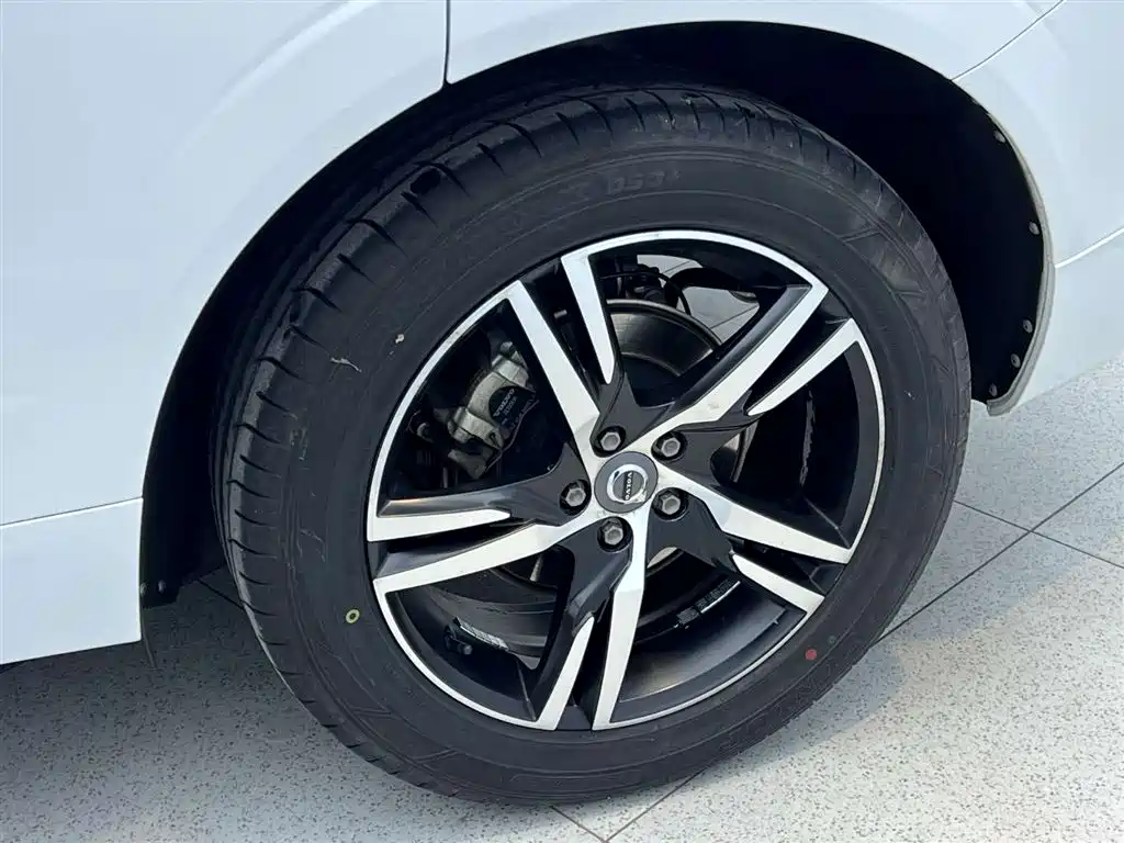 Volvo XC60 2018 T5 AWD Zhiyuan Sport Edition