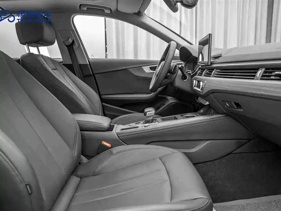 Audi A4L 2022 40 TFSI Luxury Elegant Edition