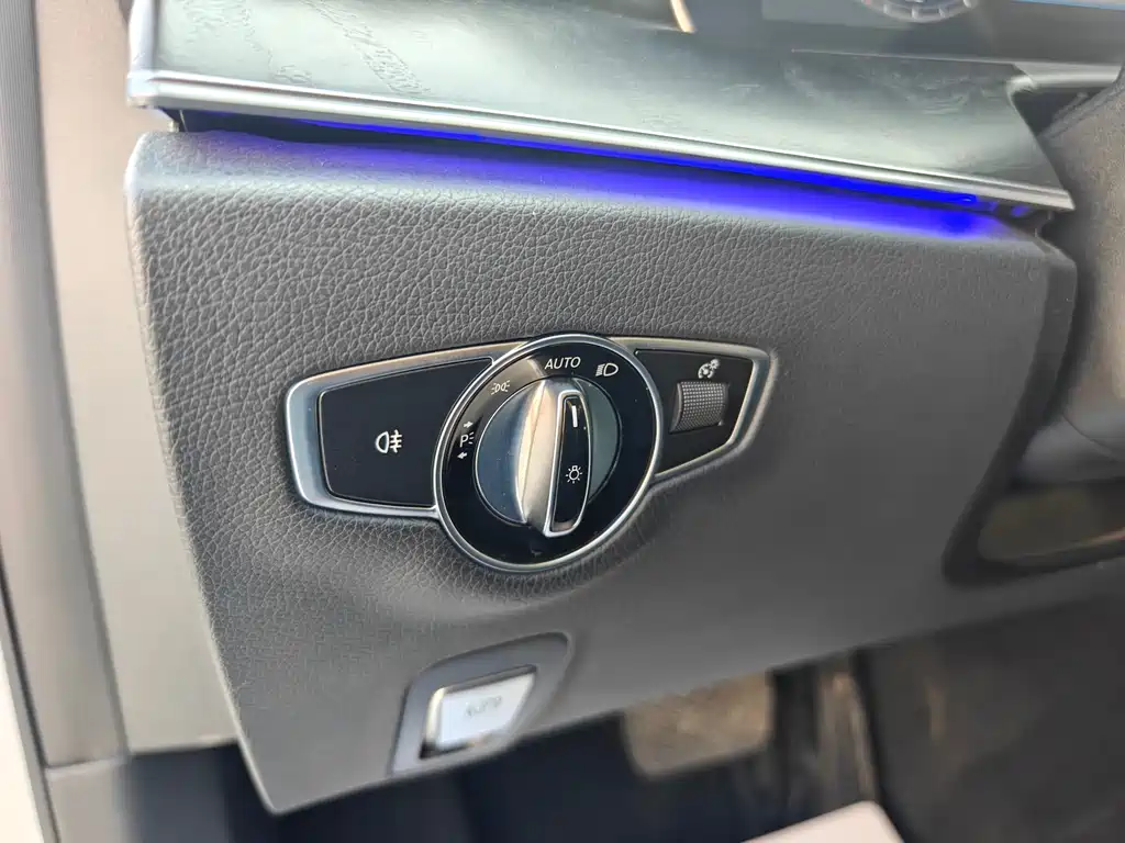 Mercedes-Benz E-Class 2016 E 200 L Sport