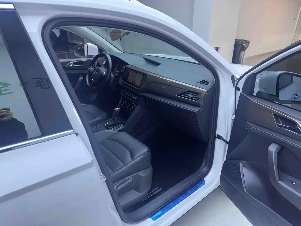 Volkswagen Tharu 2021 280TSI FWD Luxury Plus