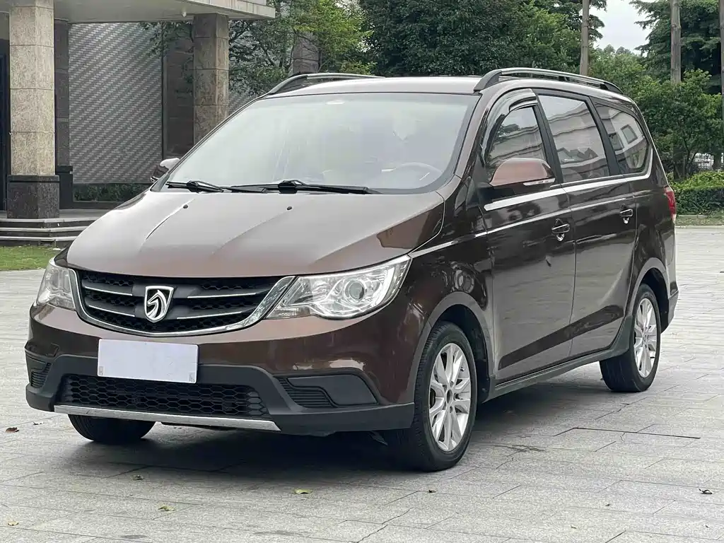 Baojun 730 2014 1.5L Manual Standard Edition 7-seat