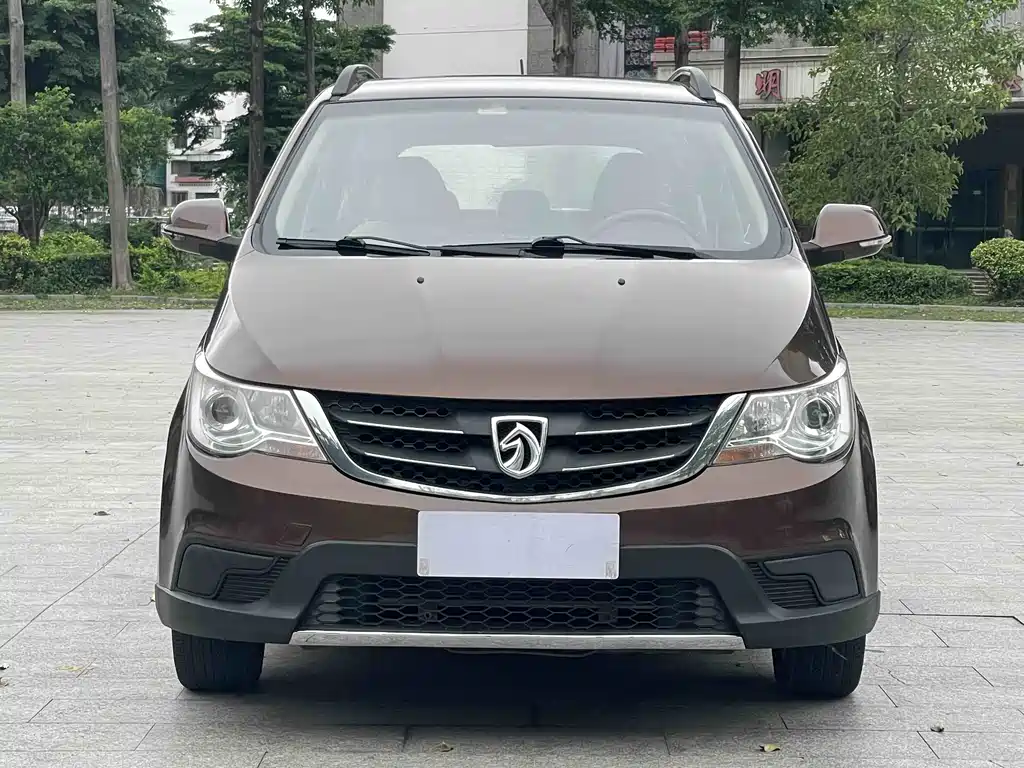 Baojun 730 2014 1.5L Manual Standard Edition 7-seat