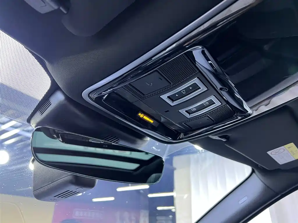 2020 Range Rover Velar P250 R-Dynamic S