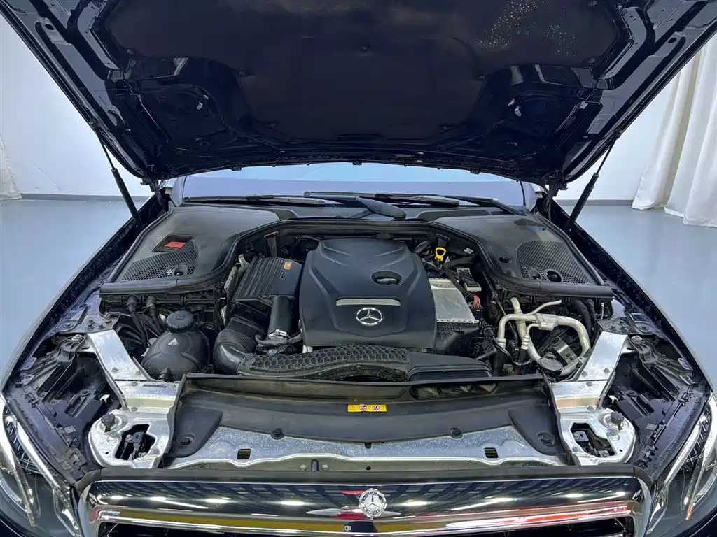Mercedes-Benz E-Class 2016 E 300 L Fashion