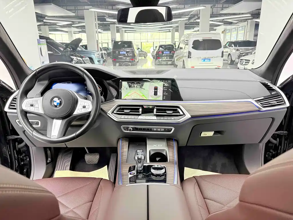 BMW X5 2022 xDrive 40Li M Sport Package - фото 8