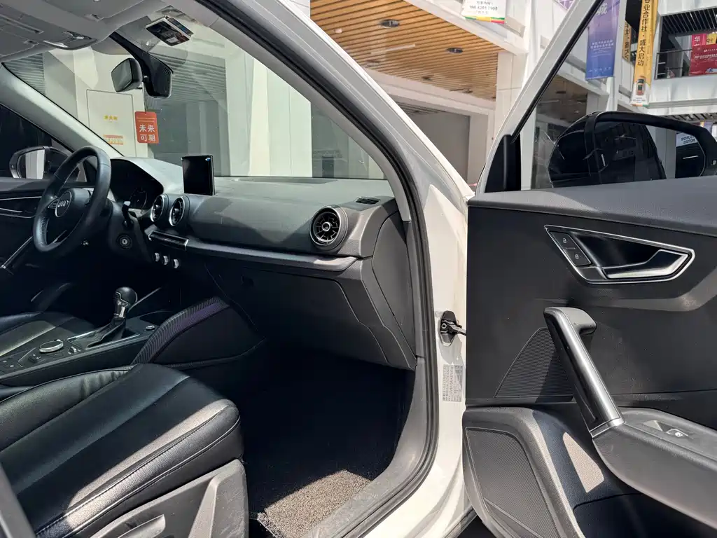 Audi Q2L 2020 35 TFSI Entry Dynamic