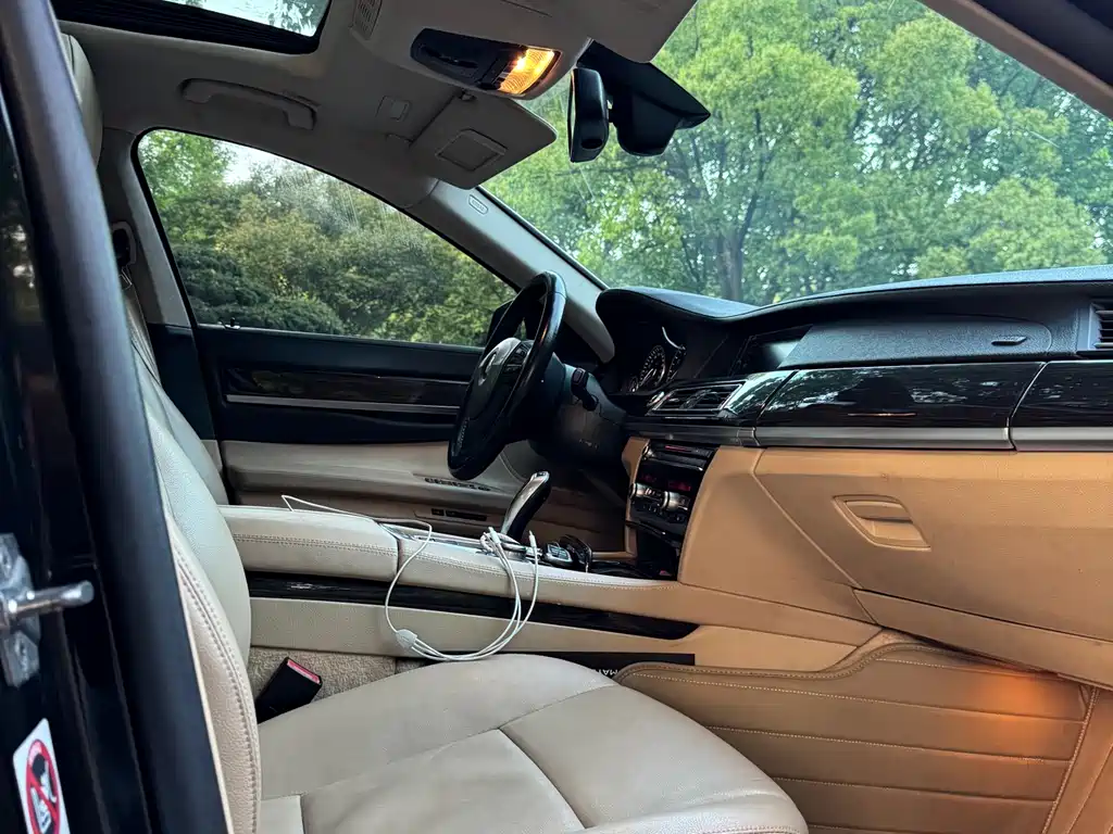 BMW 7 Series 2009 740Li Leading Edition