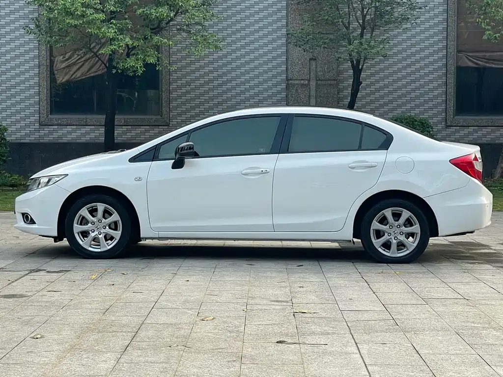 Civic 2013 10th Anniversary Edition 1.8L Automatic Comfort