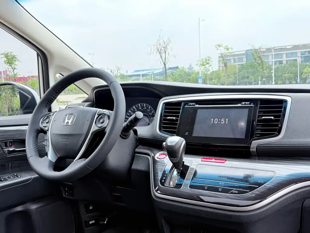 Honda Odyssey 2015 Facelift 2.4L Zhiku Edition