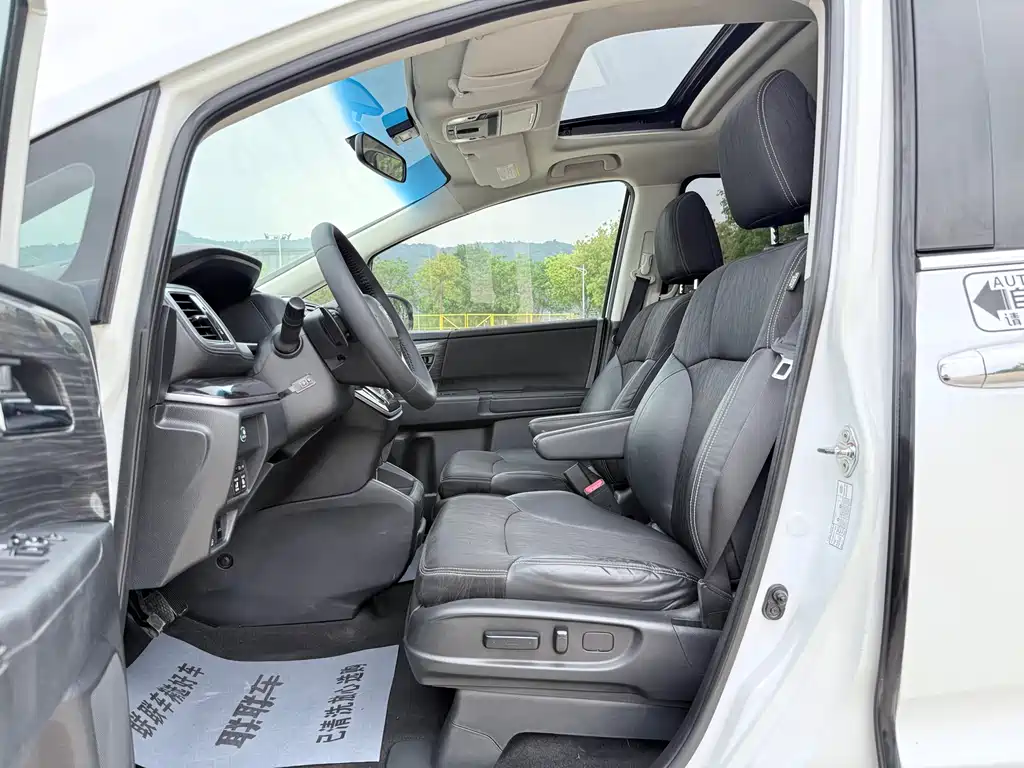 Honda Odyssey 2015 Facelift 2.4L Zhiku Edition