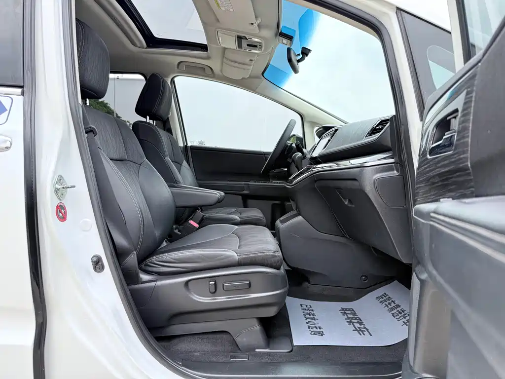 Honda Odyssey 2015 Facelift 2.4L Zhiku Edition