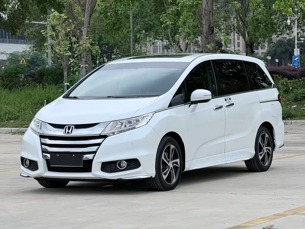 Honda Odyssey 2015 Facelift 2.4L Zhiku Edition