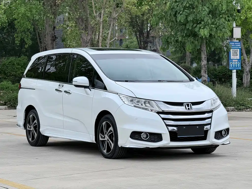 Honda Odyssey 2015 Facelift 2.4L Zhiku Edition