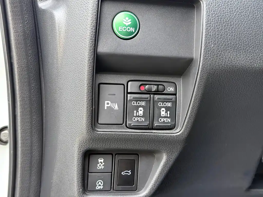 Honda Odyssey 2015 Facelift 2.4L Zhiku Edition