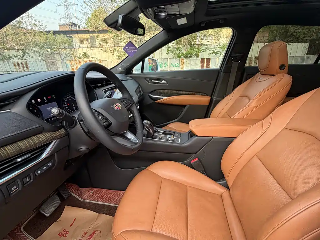 Cadillac XT4 2018 28T AWD Platinum Edition