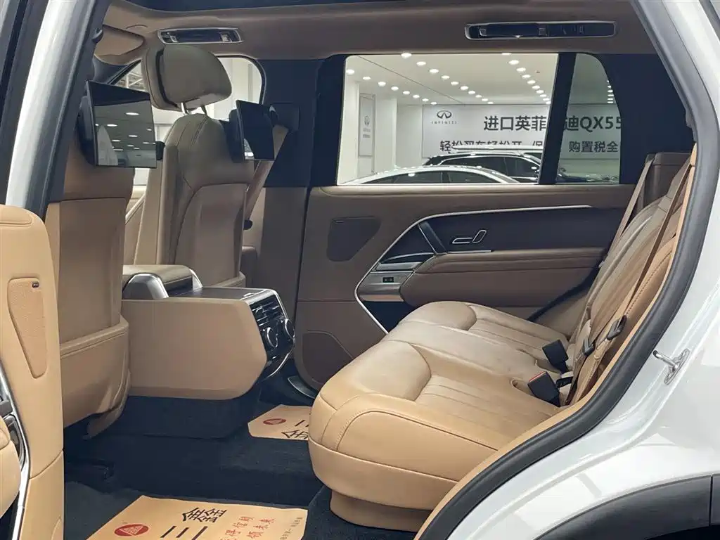 2024 Land Rover Range Rover 3.0 L6 400PS Autobiography LWB