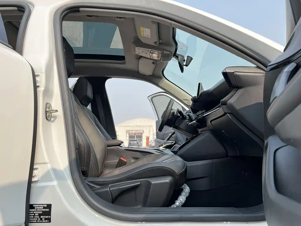 Peugeot 2008 2022 230THP THE ONE