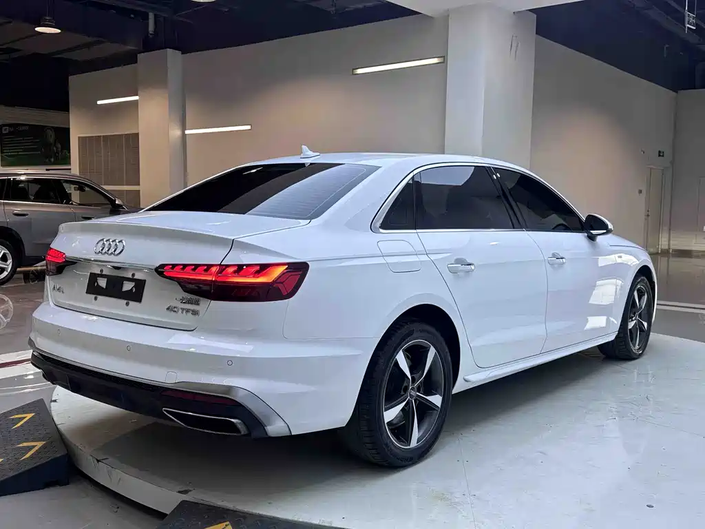 Audi A4L 2022 35 TFSI Fashion Dynamic