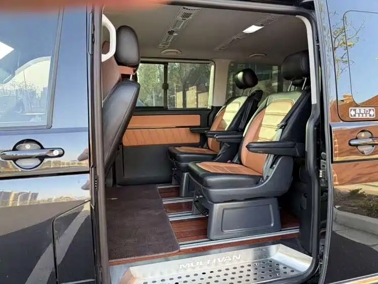 Volkswagen Multivan 2017 2.0TSI FWD Luxury Edition 7-Seater