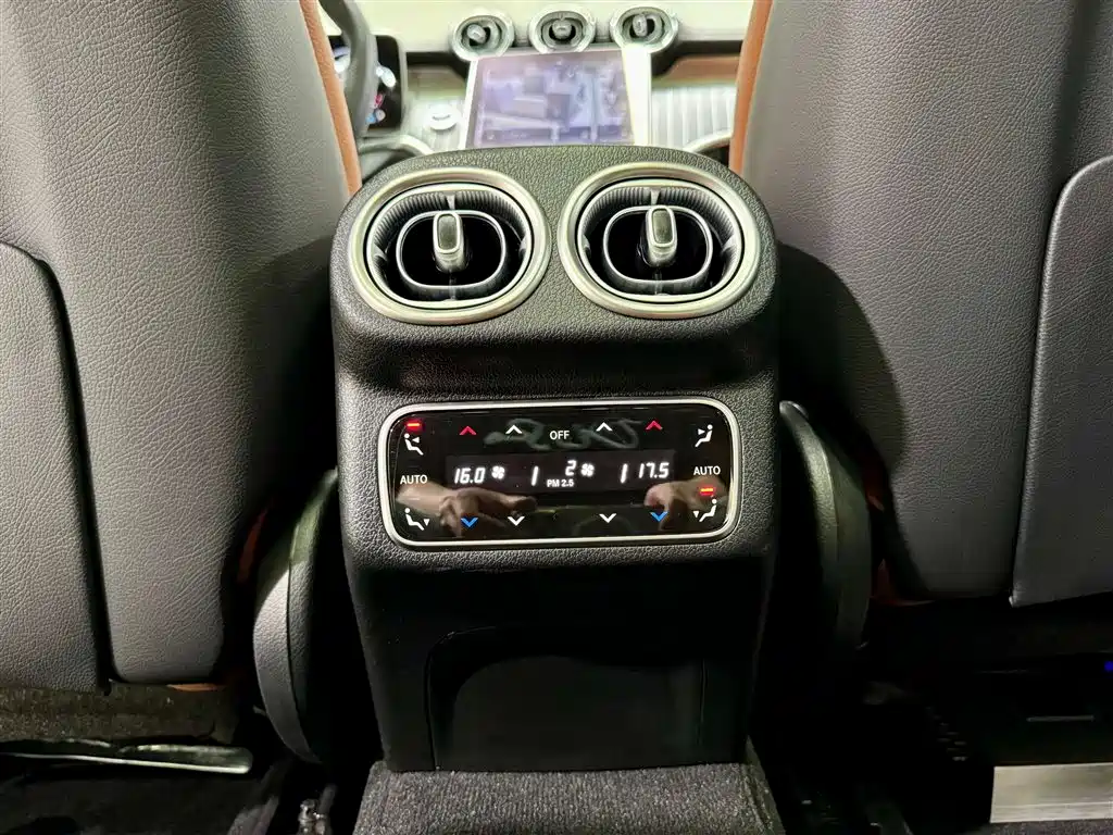 Mercedes-Benz GLC 2024 GLC 300 L 4MATIC Dynamic 5-seater