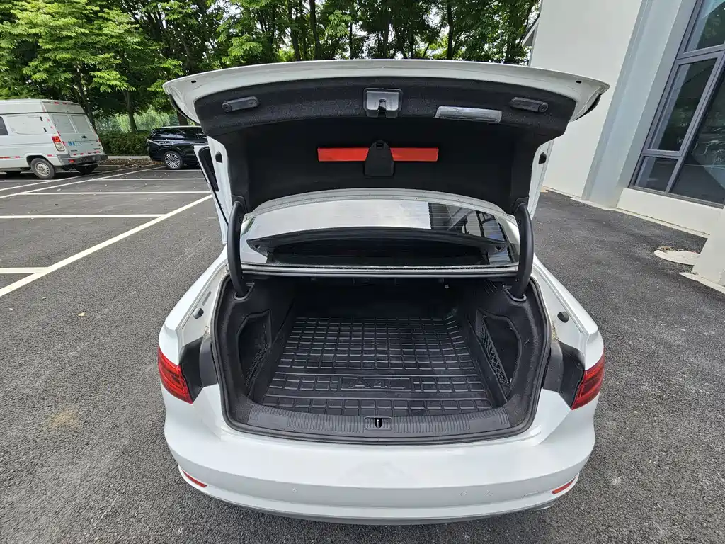Audi A4L 2017 Plus 40 TFSI Fashion Edition