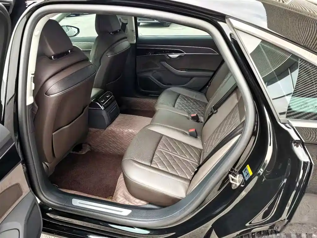 Audi A8L 2021 50 TFSI quattro Comfort