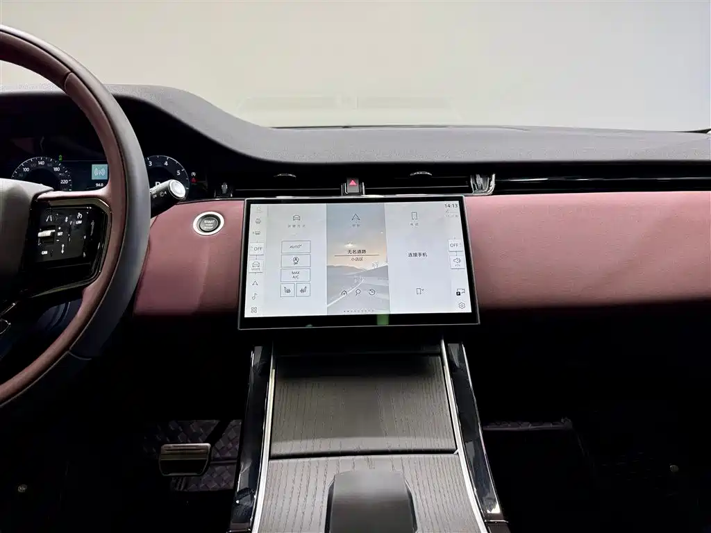 Range Rover Evoque L 2024 SE