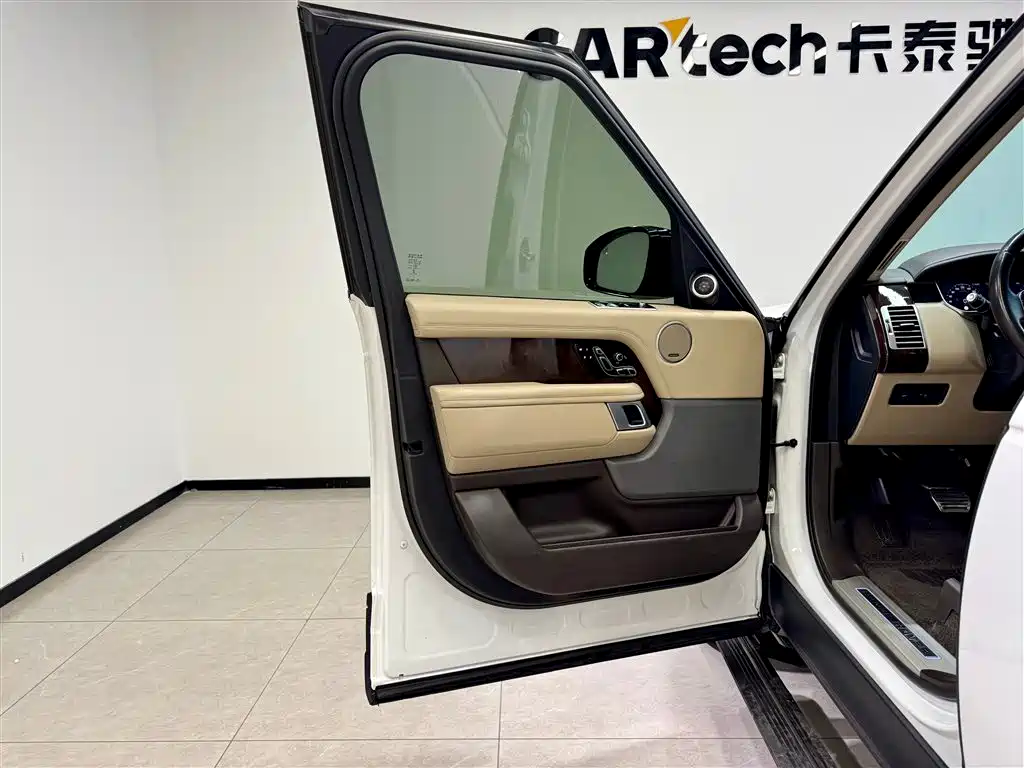 Land Rover Range Rover 2021 3.0 L6 Heritage Extended Classic Edition
