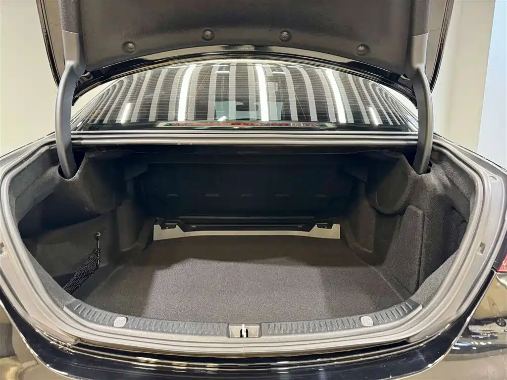 Mercedes-Benz E-Class 2021 E 300 L Fashion