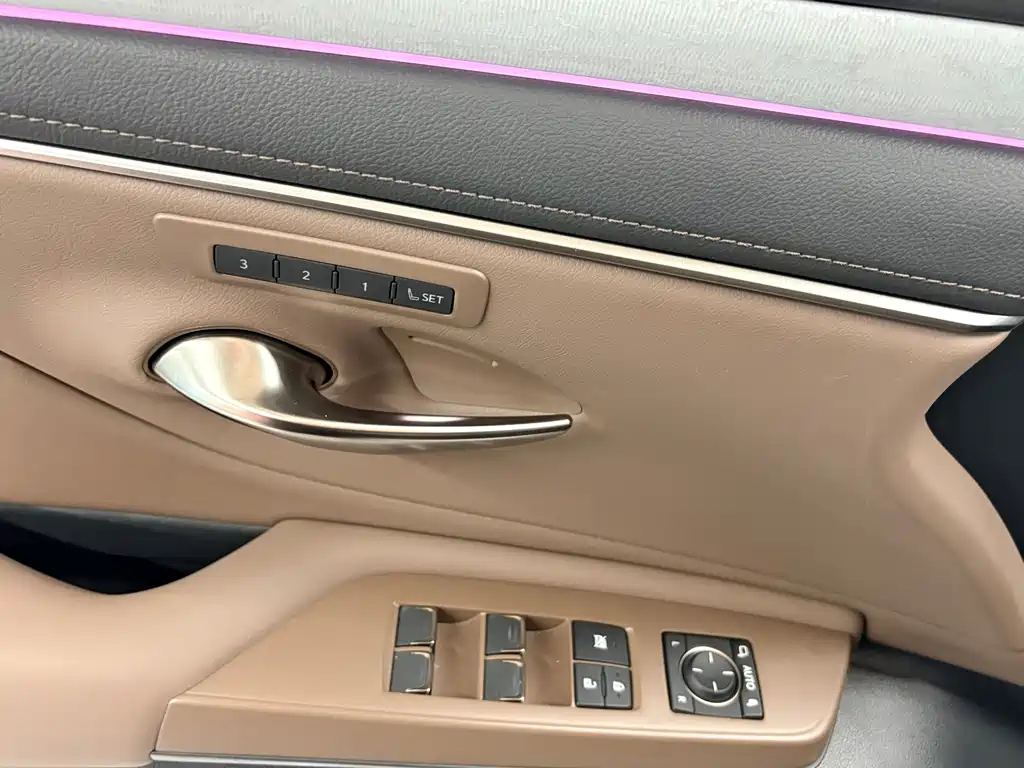 Lexus ES 2025 200 Premium Edition