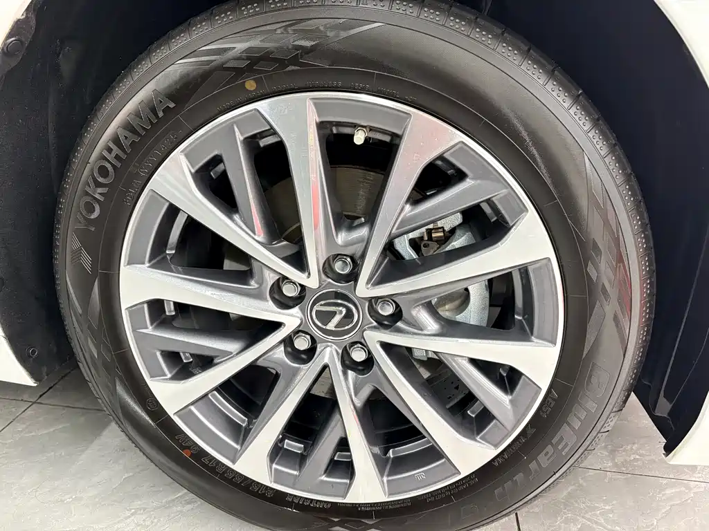 Lexus ES 2025 200 Premium Edition