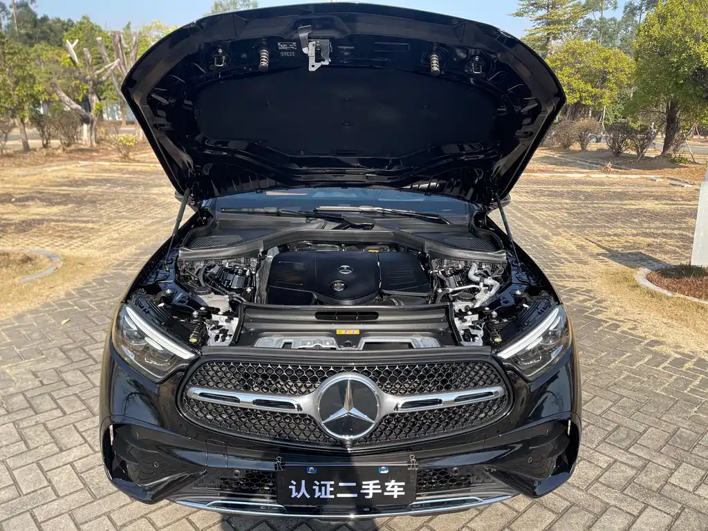 Mercedes-Benz GLC 300 L 4MATIC Luxury 5-Seater 2023 Facelift