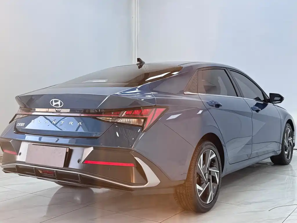 Elantra 2023 1.5L CVT LUX