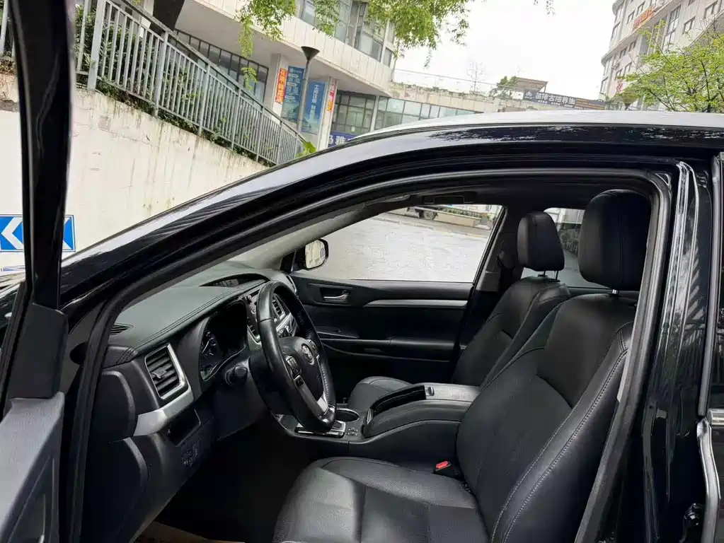 Toyota Highlander 2015 2.0T 2WD Luxury Edition 7-Seater