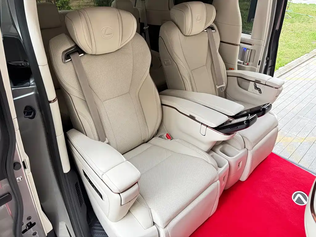 Lexus LM 500h 6-Seater Supreme Edition 2025