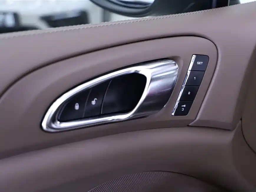 Porsche Cayenne 2014 Cayenne Platinum Edition 3.0T