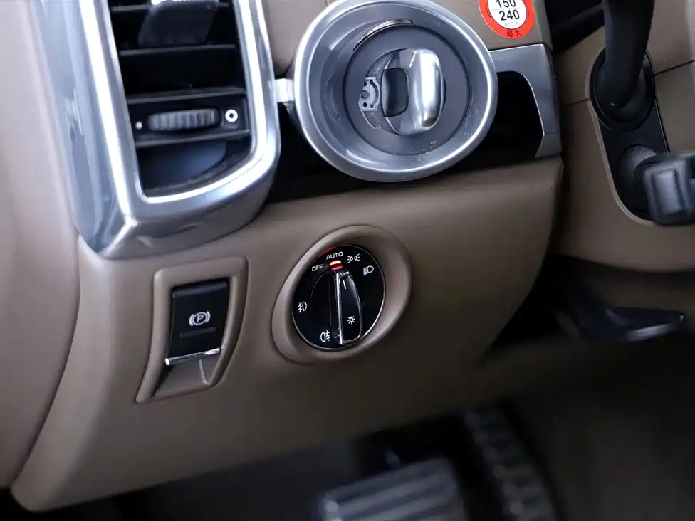 Porsche Cayenne 2014 Cayenne Platinum Edition 3.0T