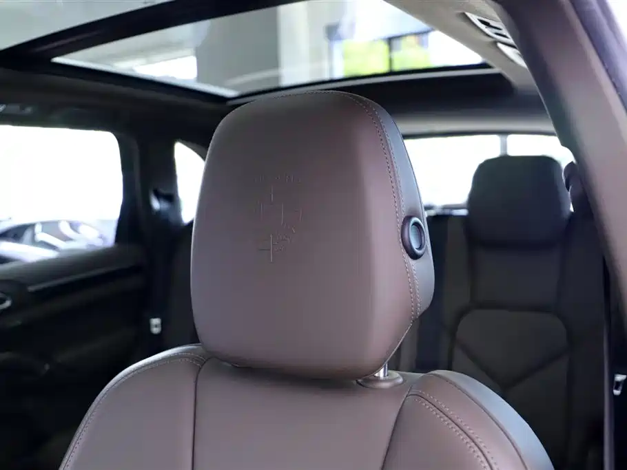 Porsche Cayenne 2014 Cayenne Platinum Edition 3.0T