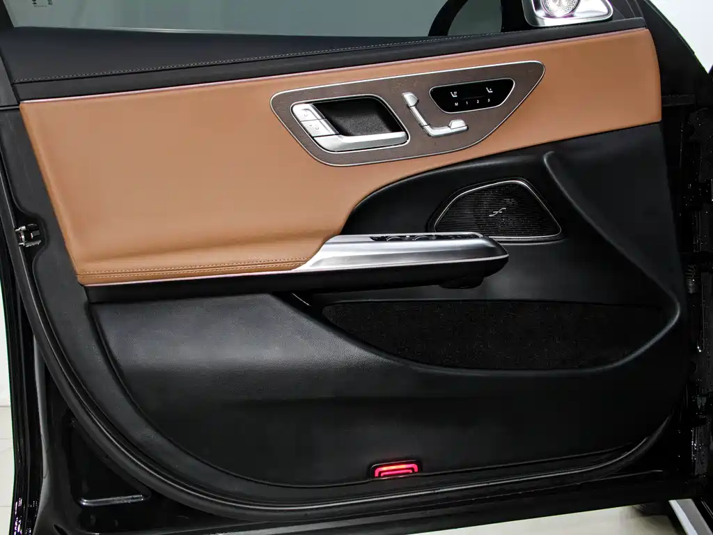 Mercedes-Benz E-Class 2025 E 300 L Fashion