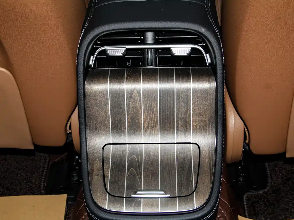 Mercedes-Benz E-Class 2025 E 300 L Fashion