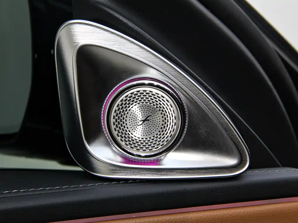 Mercedes-Benz E-Class 2025 E 300 L Fashion