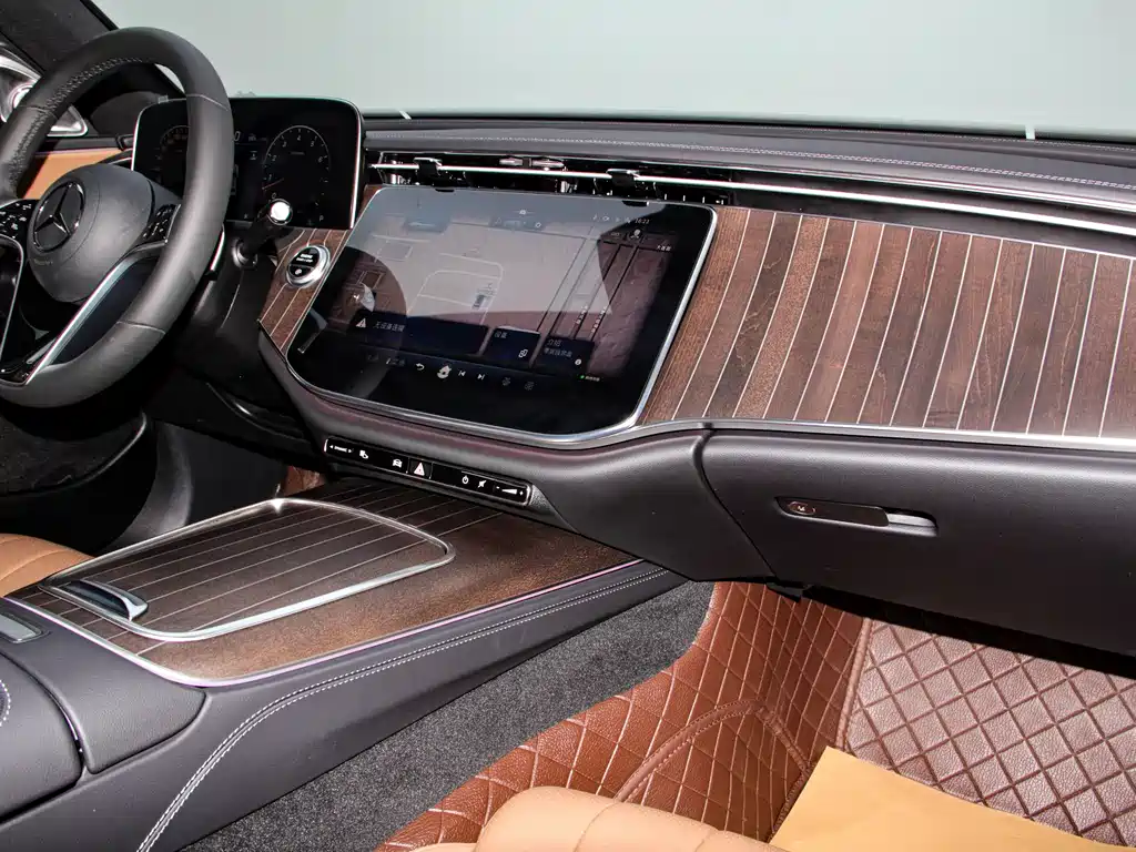 Mercedes-Benz E-Class 2025 E 300 L Fashion