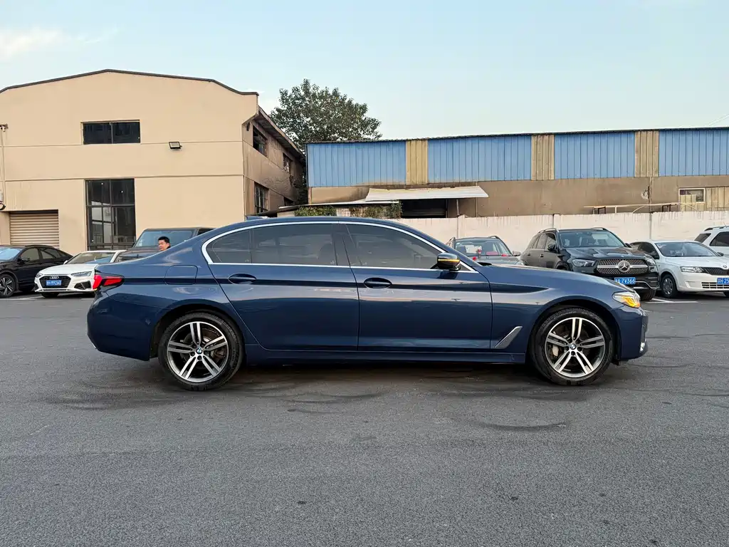 BMW 5 Series 2022 530Li Leading Edition Luxury Package - фото 5
