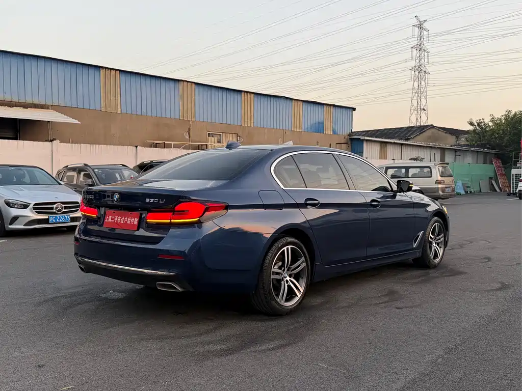 BMW 5 Series 2022 530Li Leading Edition Luxury Package - фото 24