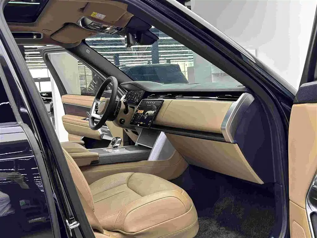 Range Rover 2025 3.0 L6 400PS Autobiography LWB