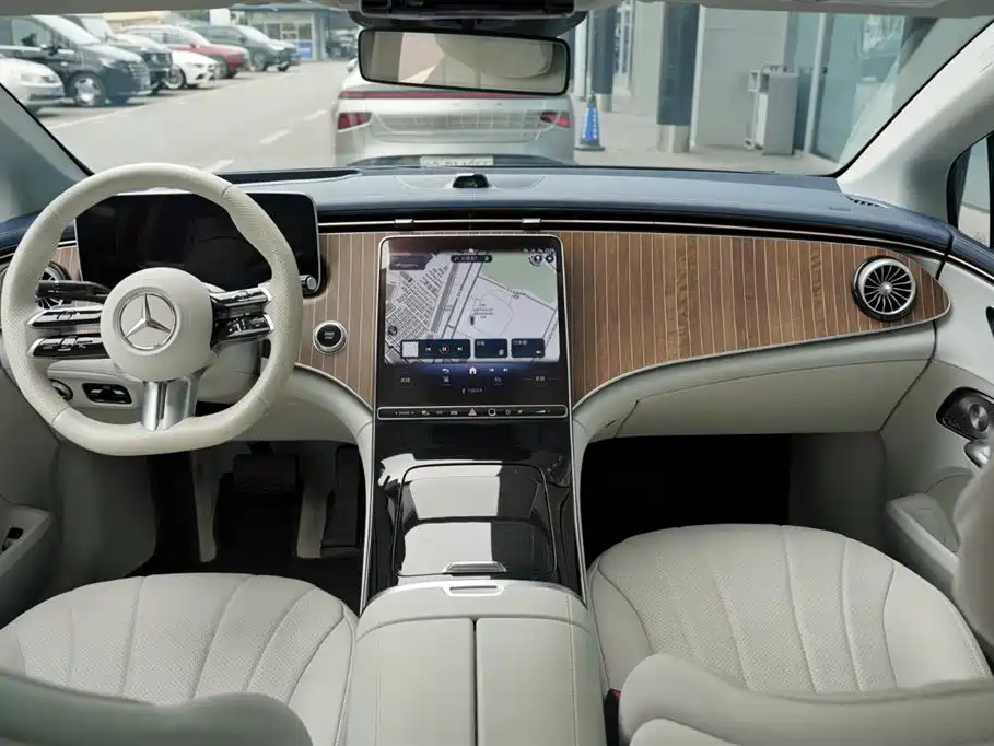 Mercedes-Benz EQE 500 4MATIC Luxury Edition 2025